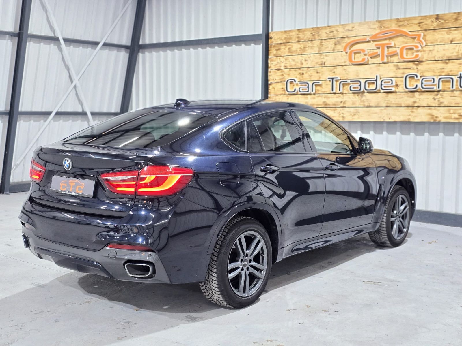 Fahrzeugabbildung BMW X6 xDrive 30d M-Paket/Schiebedach/GARANTIE+TÜV