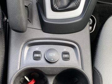 Bild 18 Ford Focus Turnier 1,6TDCi*AHK*TÜV*KLIMAAUTO*WSS-HZ