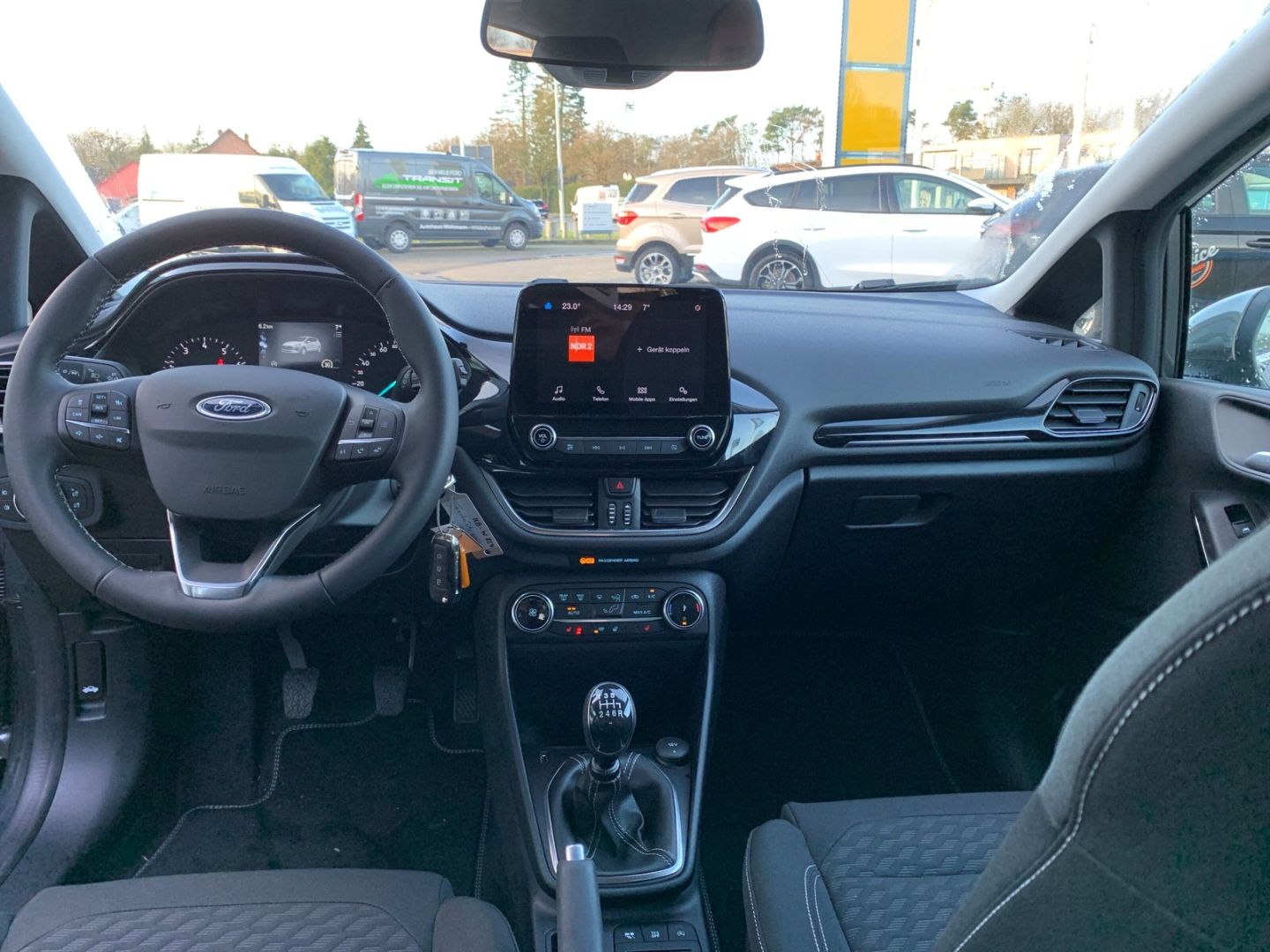 Fahrzeugabbildung Ford Fiesta Titanium 1.0 EcoBoost, Sitzheizung, Lenkr