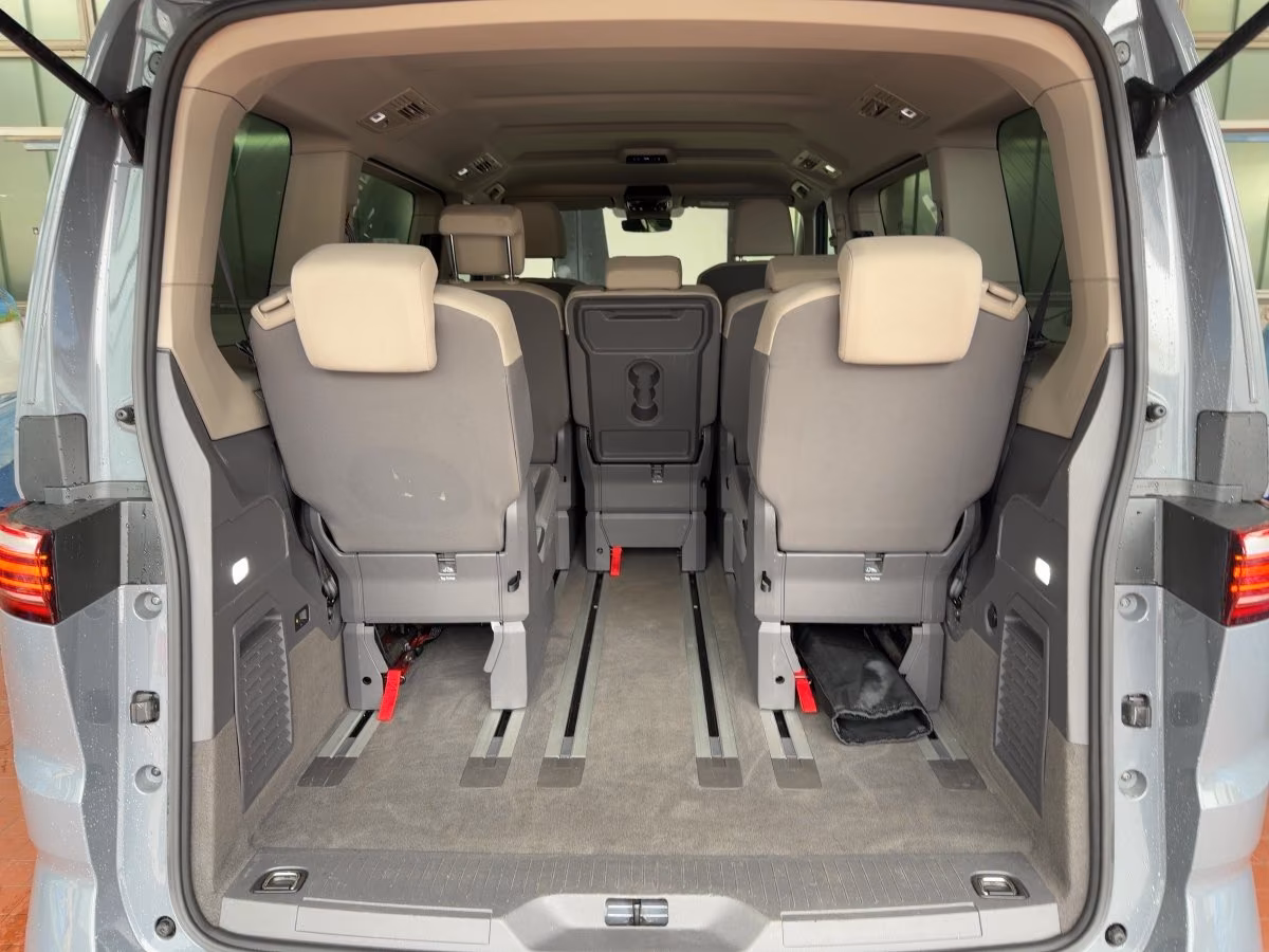 Volkswagen Multivan 7SITZER+MATRIX+APP+AHK+VIRT+LED+NAVI+PD