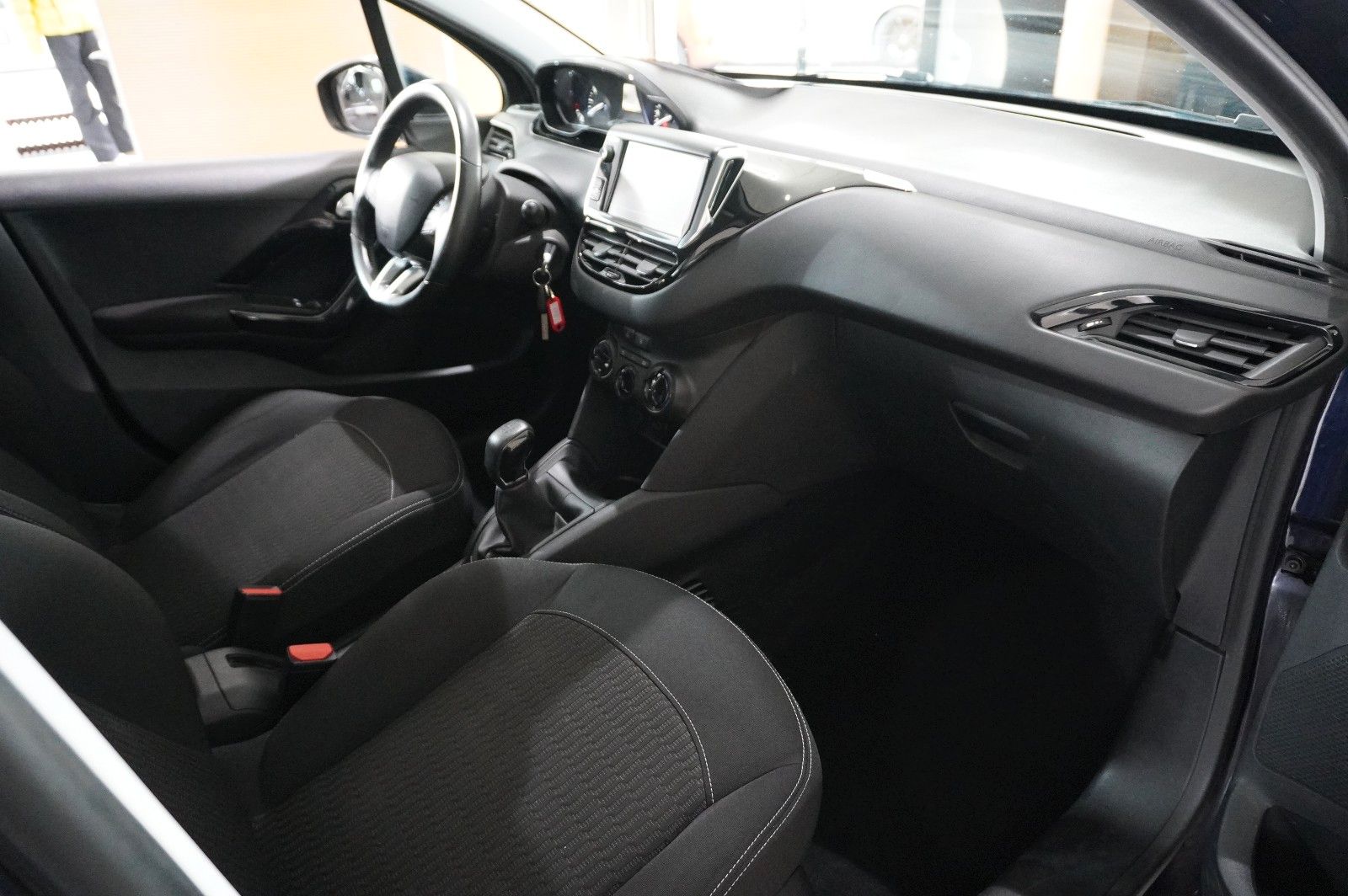 Fahrzeugabbildung Peugeot 208 LIM. 1.2 ACTIVE NAVI/LED/KLIMA/SHZ/PDC/TEMP