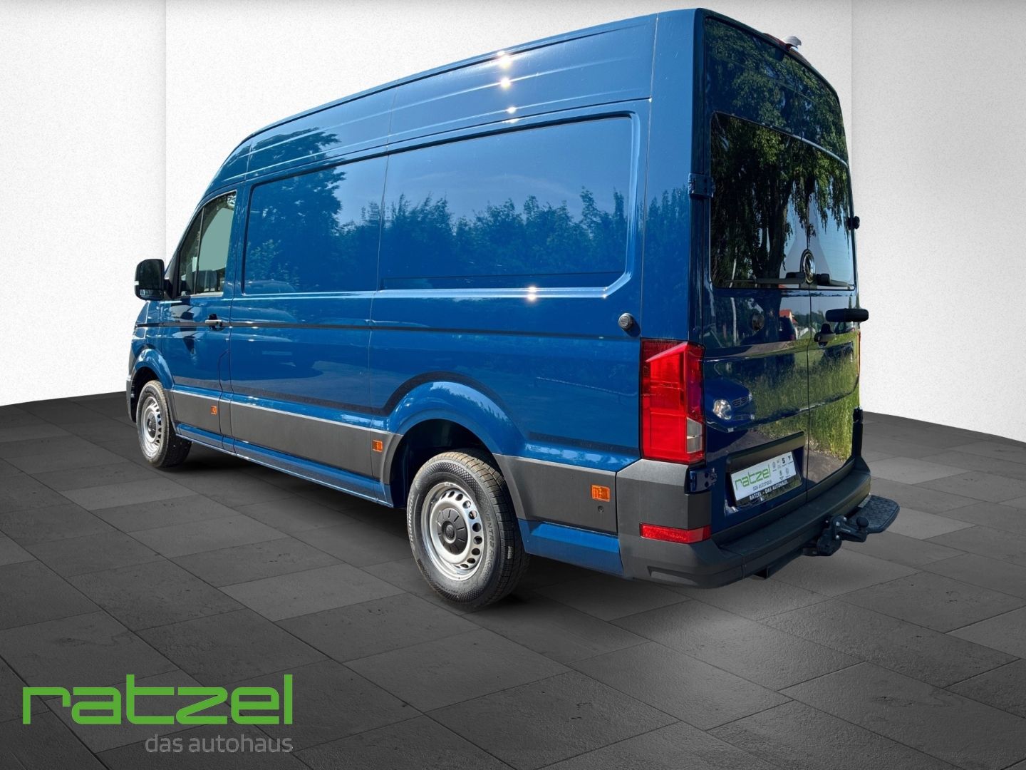 Fahrzeugabbildung Volkswagen Crafter 35 Kasten HD AHK+Holzboden+AHK+Navi+Rega