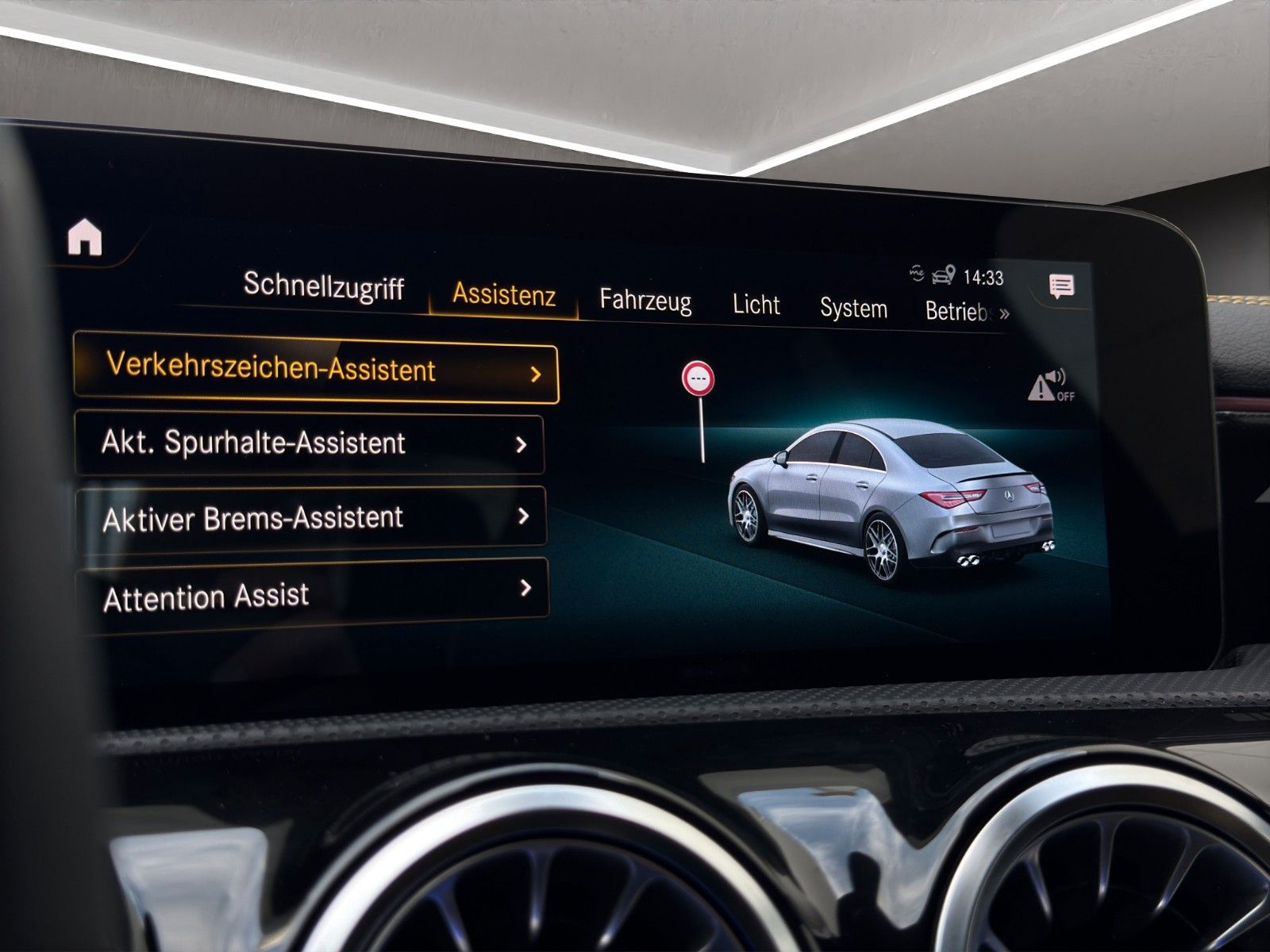 Fahrzeugabbildung Mercedes-Benz CLA 45 S AMG Matt/Perf-Sitz/MBeam/AERO/Night-Pkt