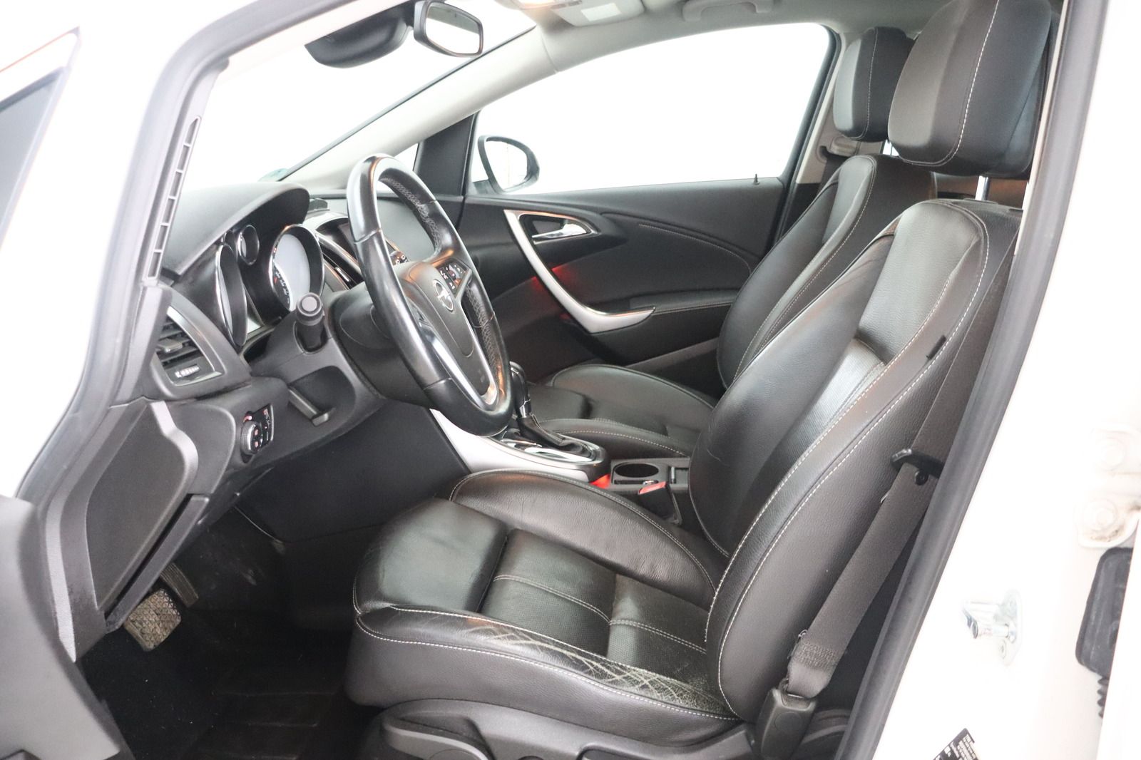 Fahrzeugabbildung Opel Astra Sports Tourer 2.0 CDTI Automatik