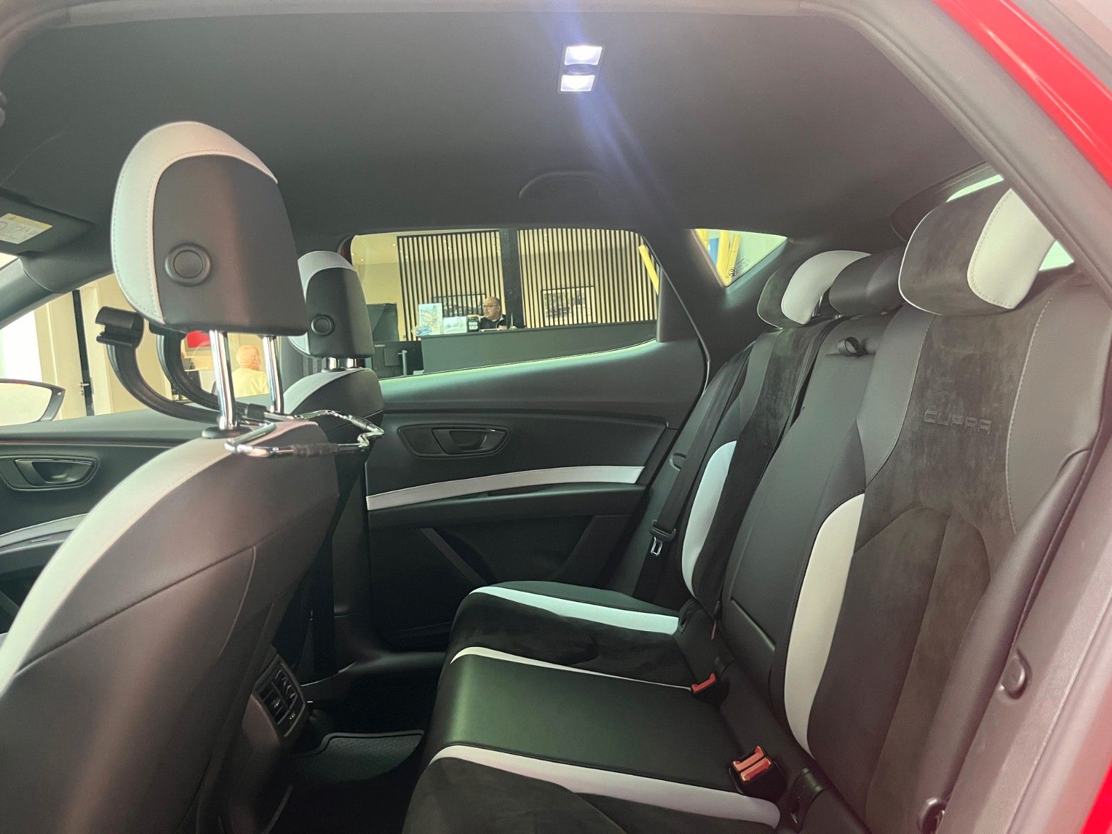 Fahrzeugabbildung SEAT Leon Cupra 280*8xbereift*PDC*NAVI*Winter*Sound*