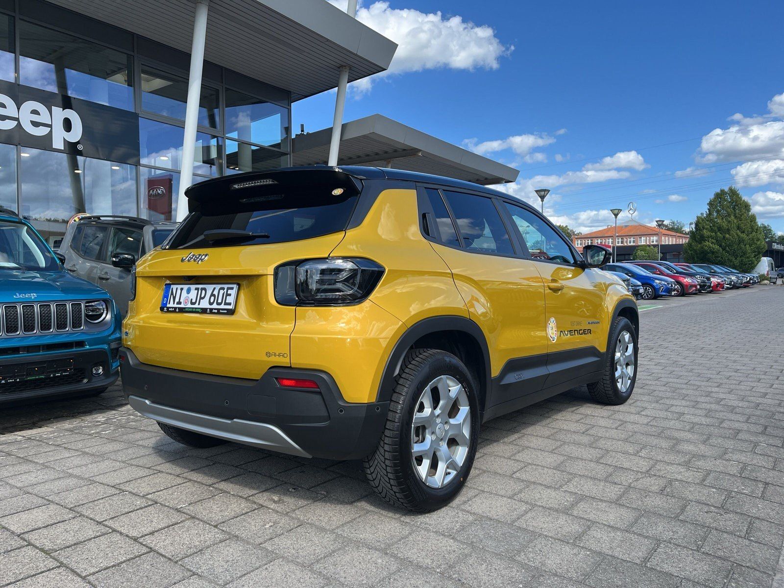 Fahrzeugabbildung Jeep Avenger Summit Electric