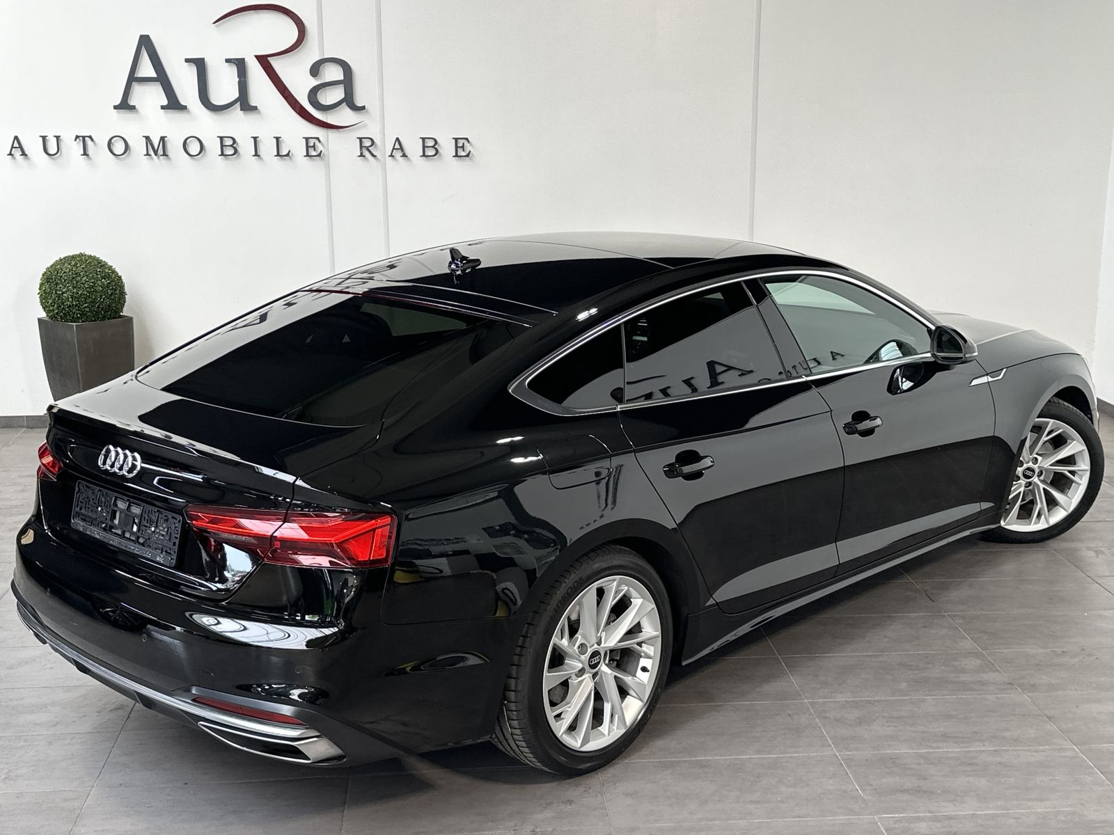 Fahrzeugabbildung Audi A5 SpB 40 TFSI S-Line NAV+MATRIX+AHK+PANO+B&O+VC