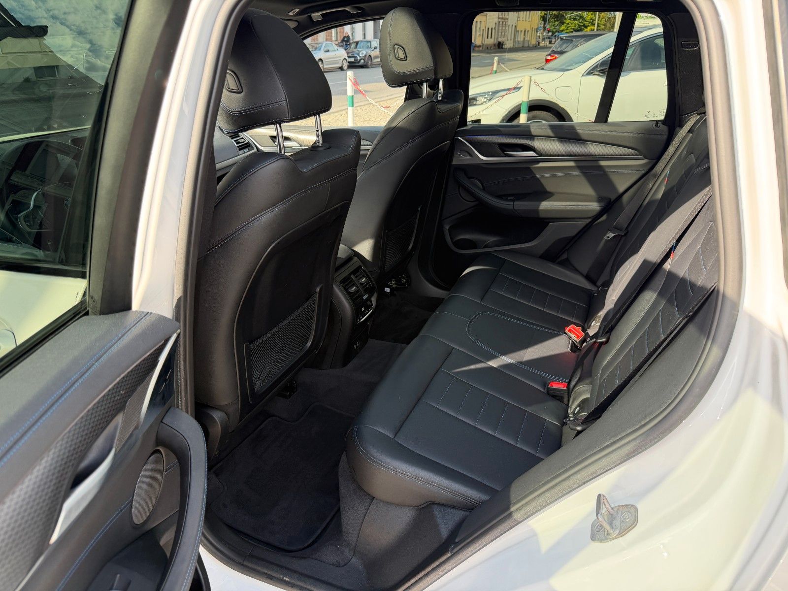 Fahrzeugabbildung BMW X3 M40 LASER AHK PANO LEDER 360 GRAD KAMERA