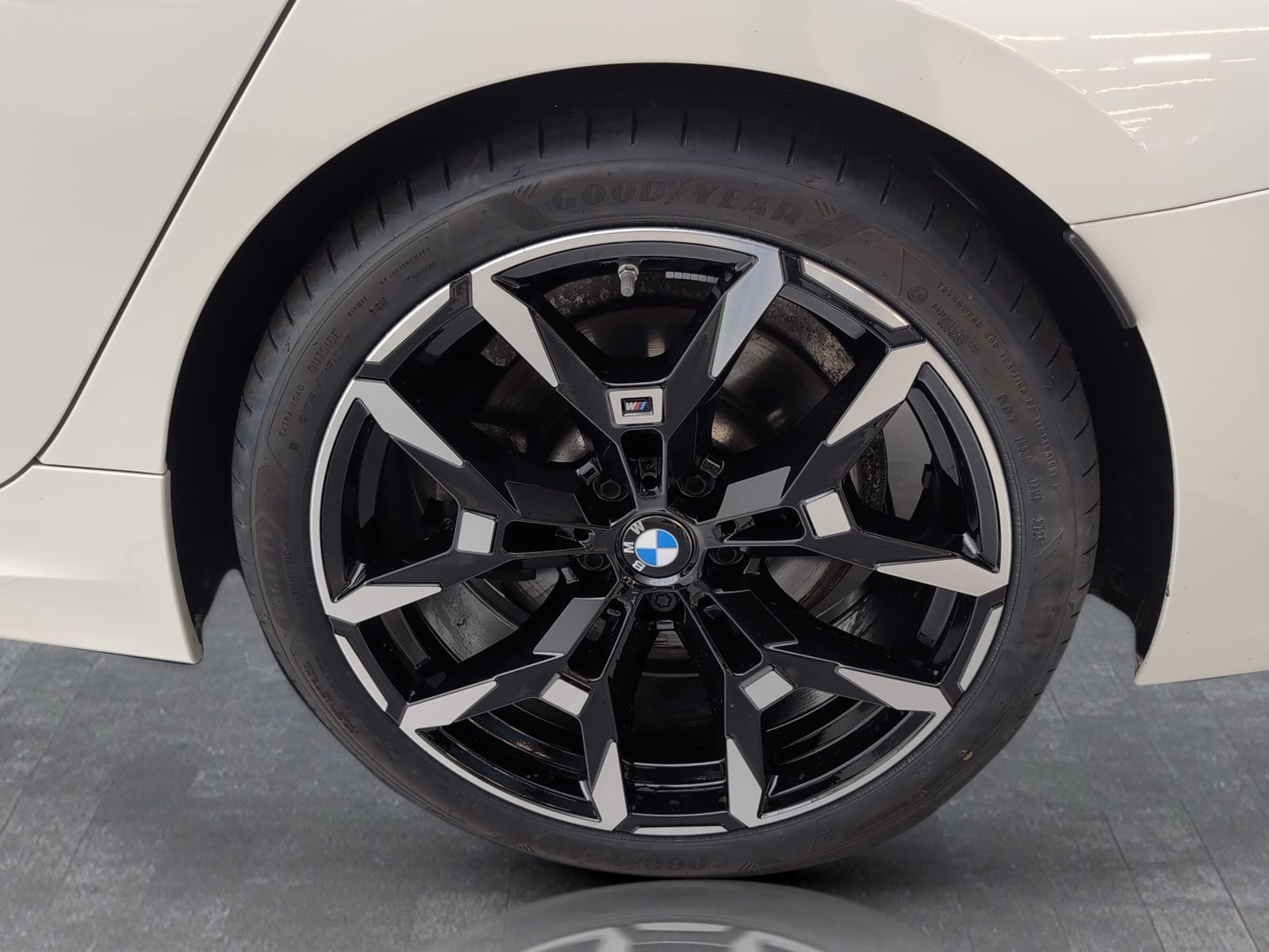 BMW 330 - Bild 16