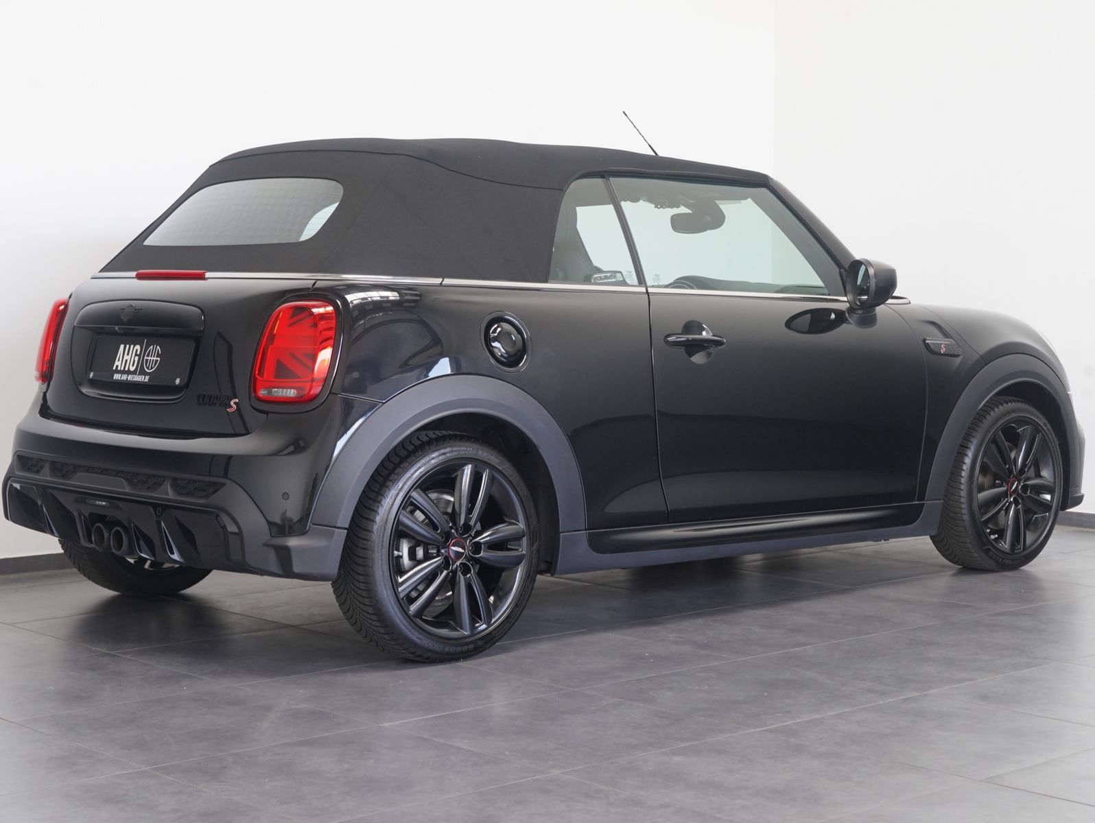 Fahrzeugabbildung MINI Cooper S Cabrio John Cooper Works Trim
