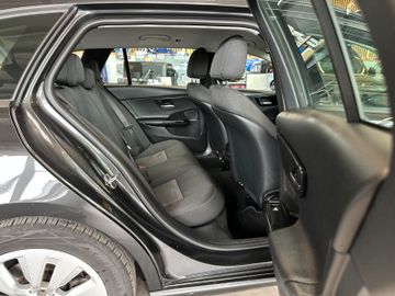 MYAUTOCENTER – Gebraucht- und Jahreswagen mit Werkstattservice in Pfaffenhofen Mercedes-Benz C 200 *VOLLDIGITAL*KEYLESS*2-ZONEN*ACC*NAVI*