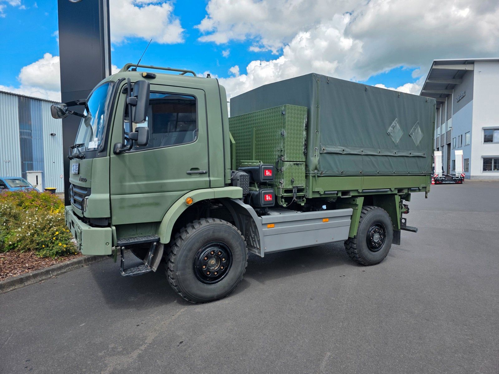 Fahrzeugabbildung Mercedes-Benz Atego 1018 A 4x4 Pritsche Plane mehrfach vorh.
