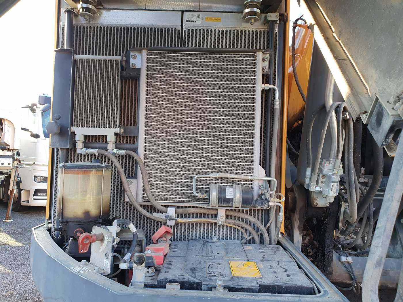 Fahrzeugabbildung Liebherr R926 K LC / nur 2.690h! / SW48 LIKUFIX