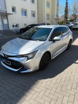 Toyota Corolla Touring Sports Hybrid Business Edition - Toyota Corolla: Business Edition