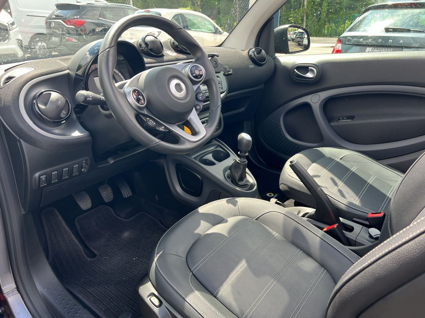 Fahrzeugabbildung Smart fortwo Turbo CABRIO Leder Klimaautom SHZ Temp