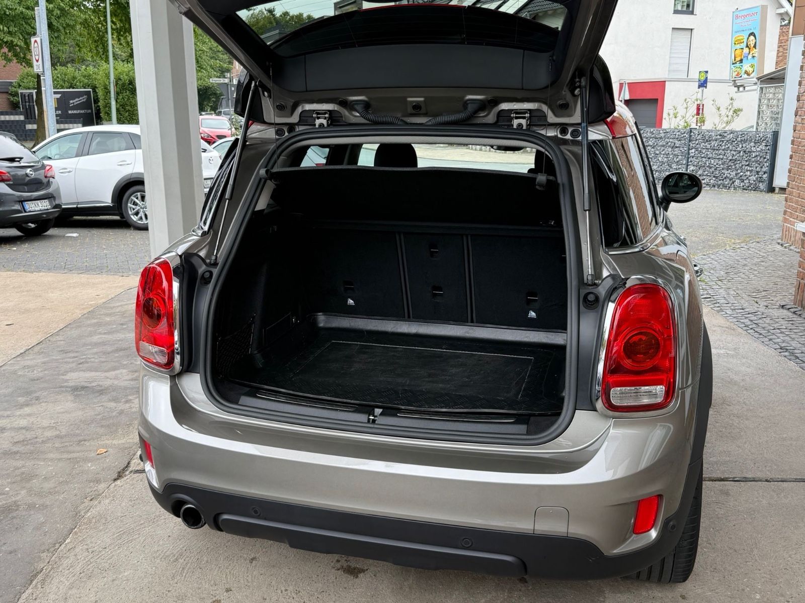 Fahrzeugabbildung MINI Cooper Countryman Autom. Navi/Panorama/1.Hand