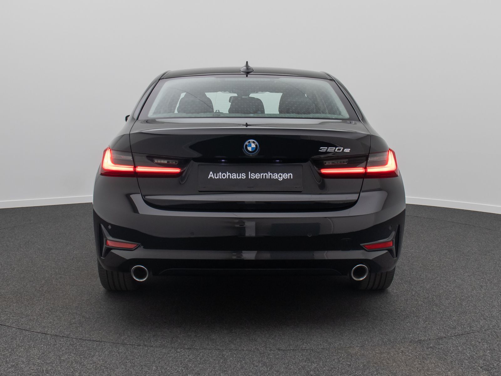 Fahrzeugabbildung BMW 320e Sport Line Alarm DAB PDC GeschwindigReg 18"