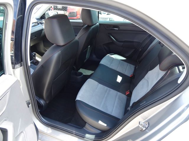 Fahrzeugabbildung Seat Toledo Style FR-Line/ 47.000km/Kamera/Navi/SitzH