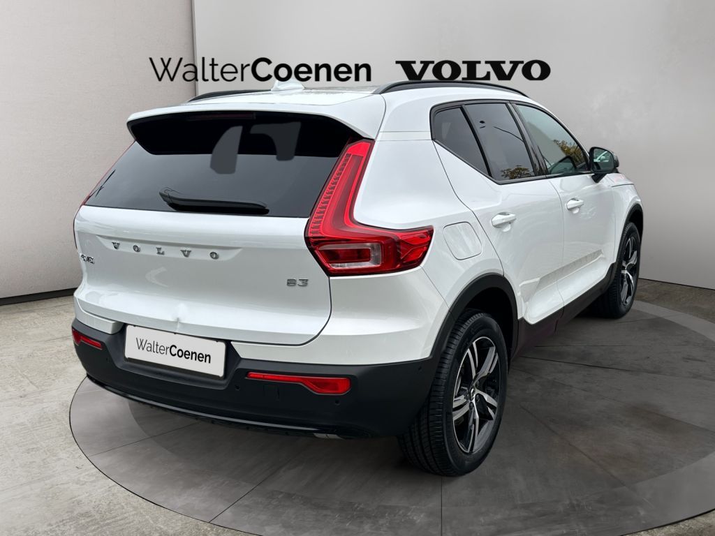VOLVO XC40 B3 B DKG Plus Dark 360° Business-Paket Fron VOLVO XC40 B3 B DKG Plus Dark 360° Business-Paket Fron