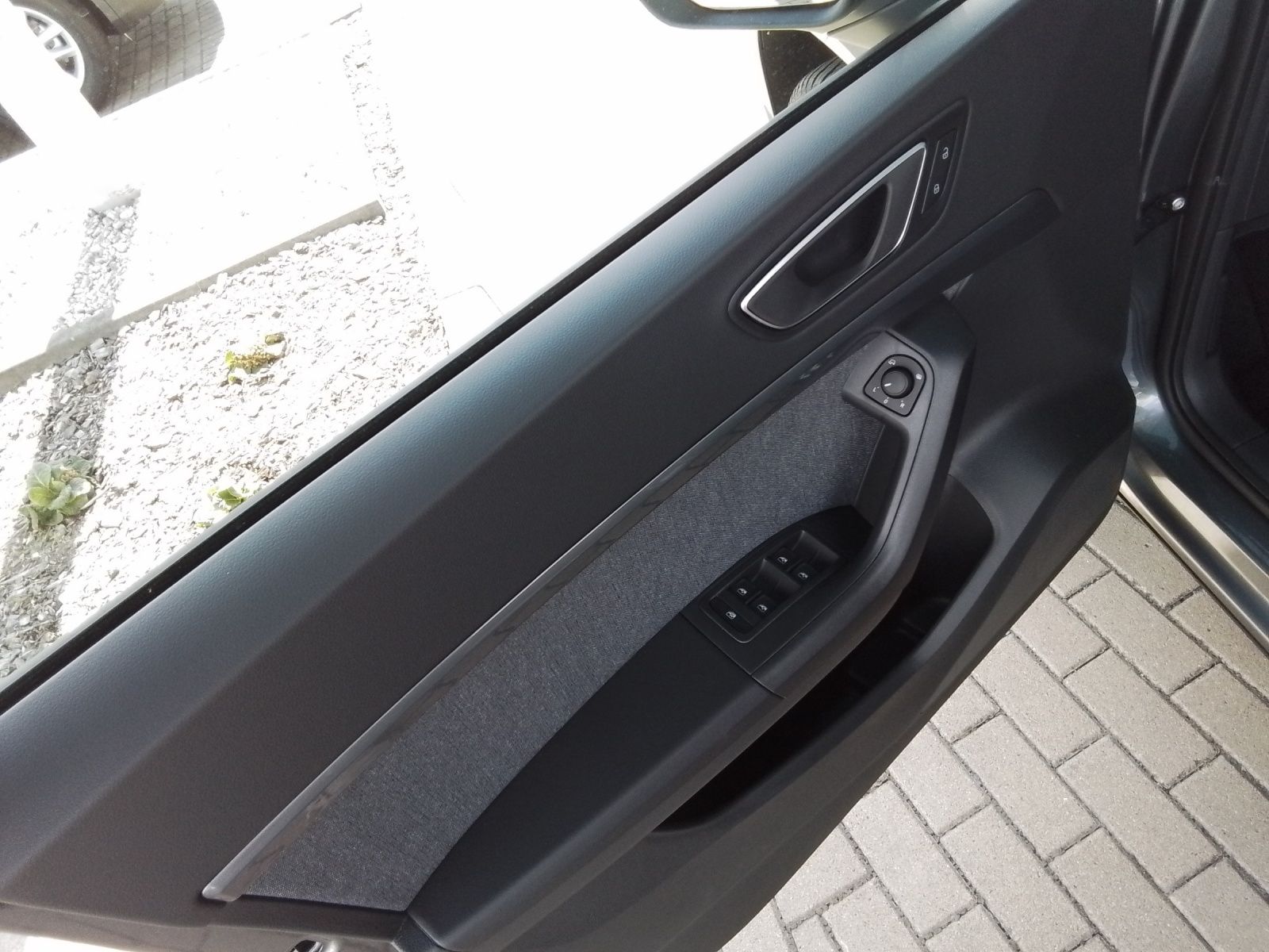 Fahrzeugabbildung SEAT Ateca 1.5 TSI Style Navi LED PDC Kamera