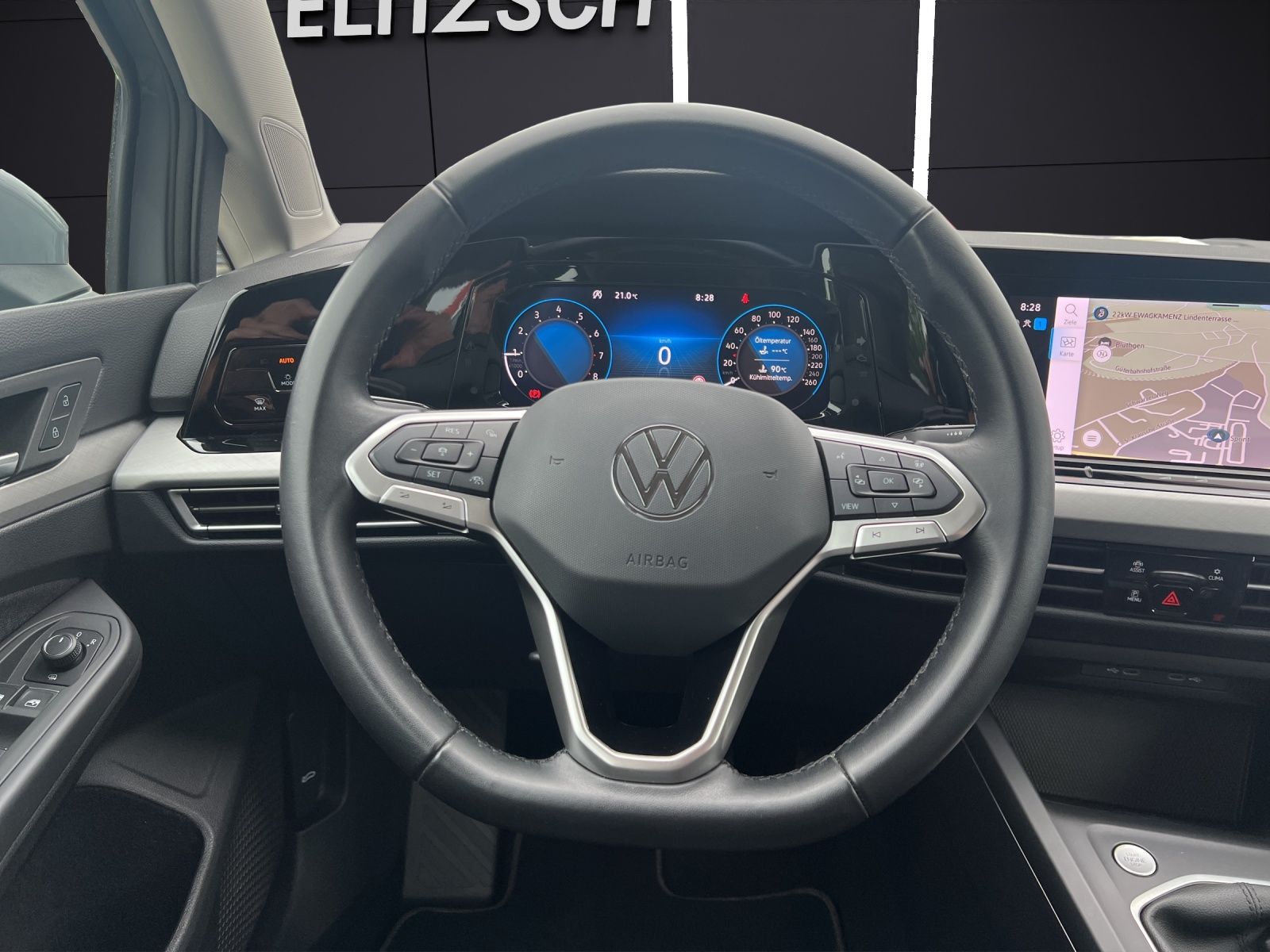 Fahrzeugabbildung Volkswagen Golf VIII Variant TSI Life LED Navi AID ACC PDC
