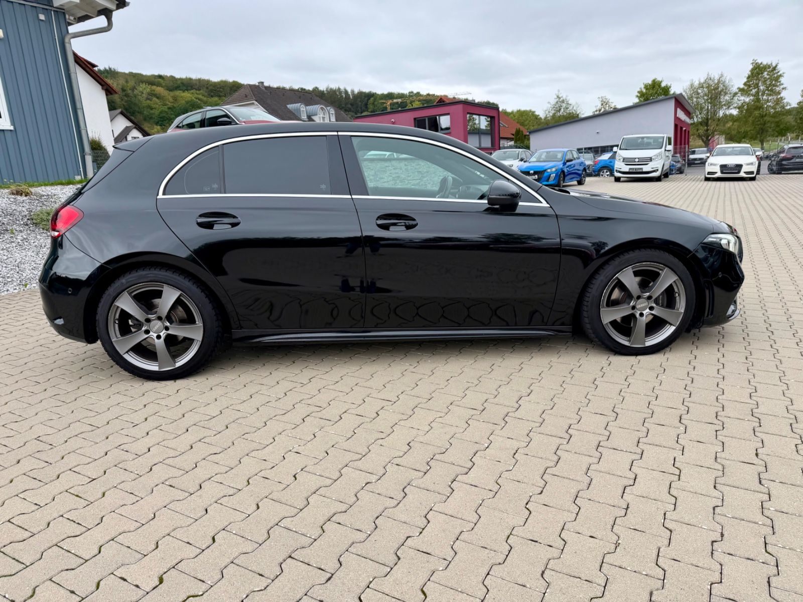 Fahrzeugabbildung Mercedes-Benz A 180 d°AMG Line°Kamera°LED°Navi°Shz°