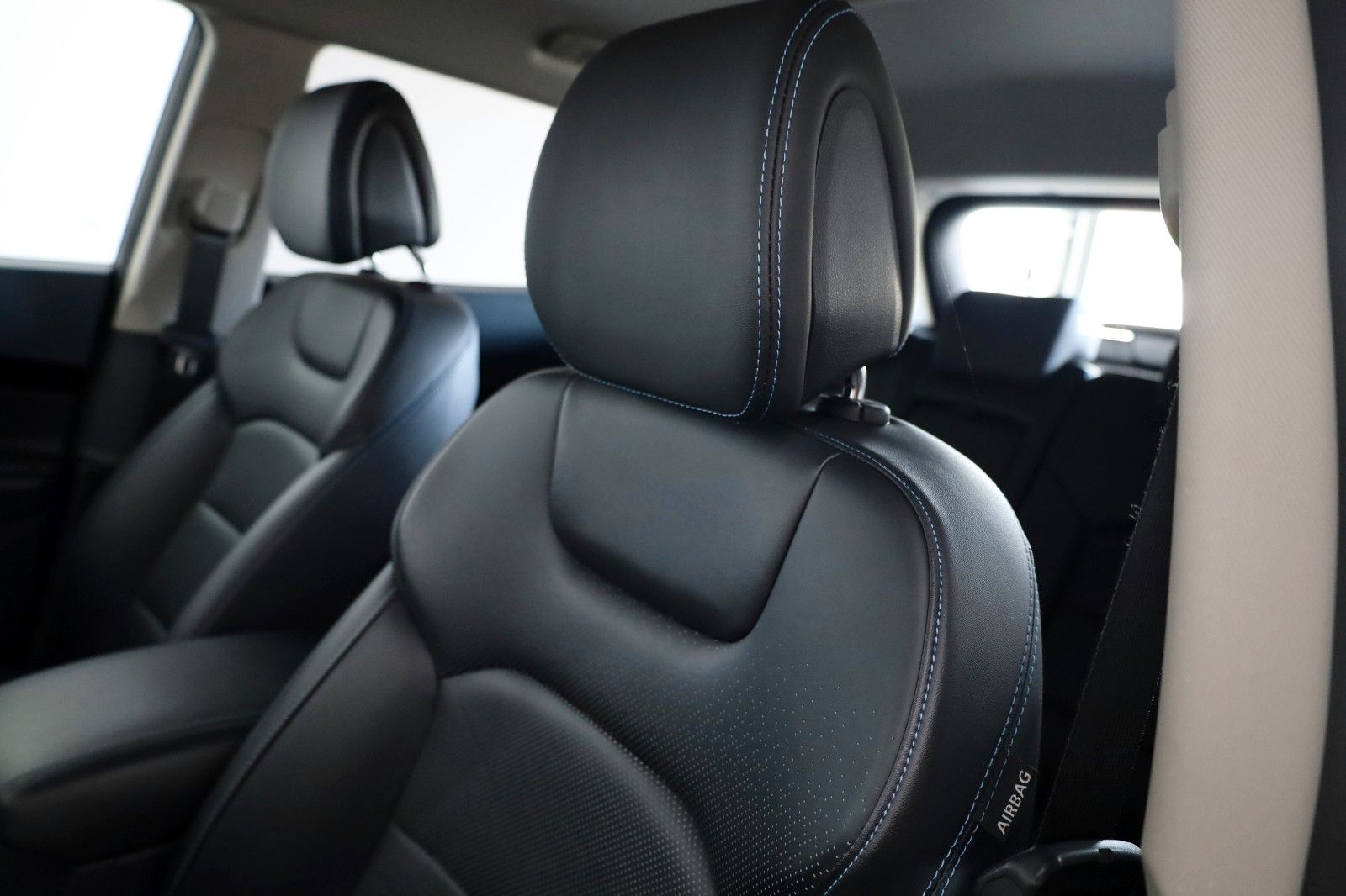 Fahrzeugabbildung Ssangyong Korando e-Motion Titanium Leder,Navi,LED,ACC,+WR