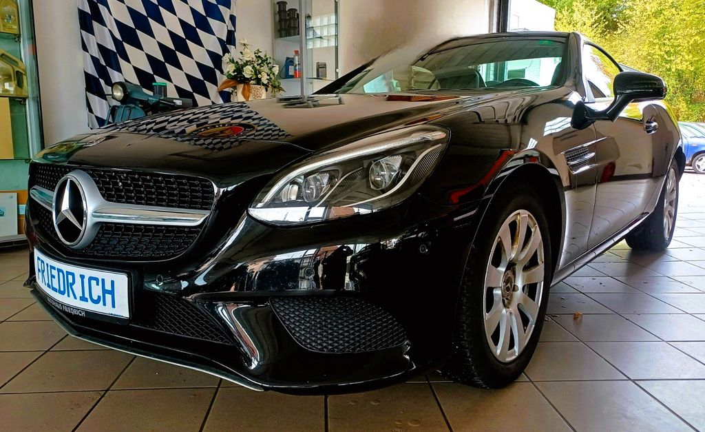 Image of Mercedes-Benz SLC 180