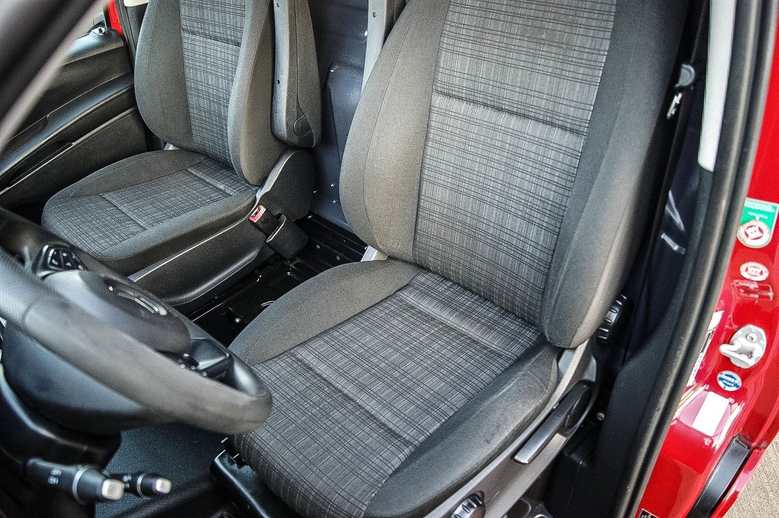 Fahrzeugabbildung Mercedes-Benz Vito 111 Bluetec CDI Kasten lang PARKLENKASSYST