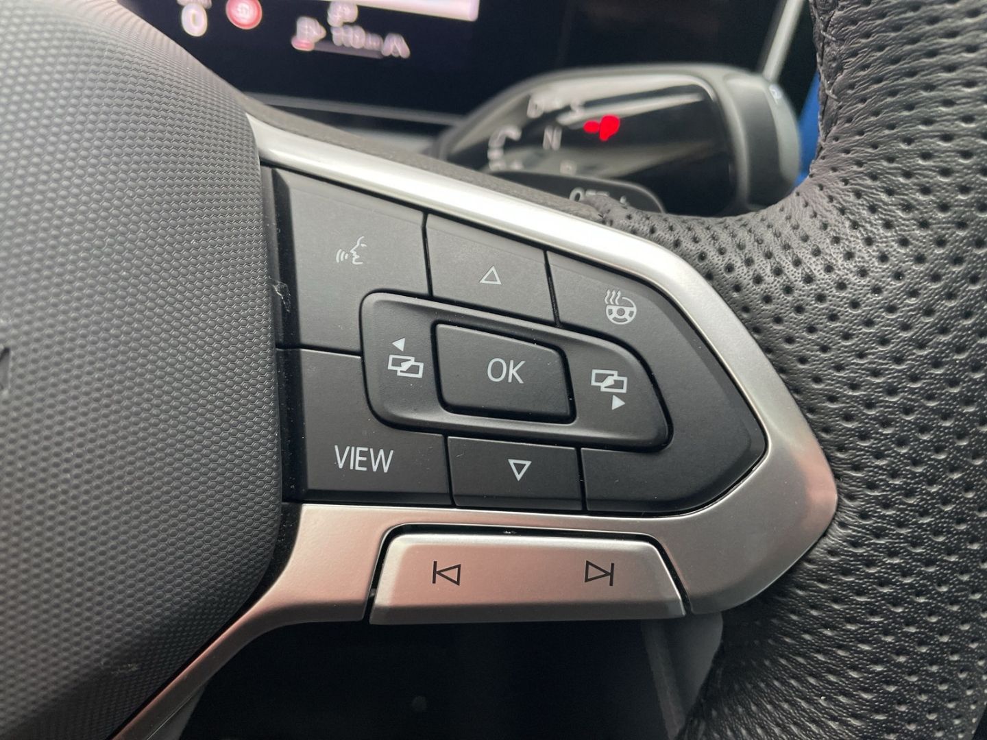 Tiguan 2.0 TDI R-Line 4Motion AHK/Pano/360°Kamer