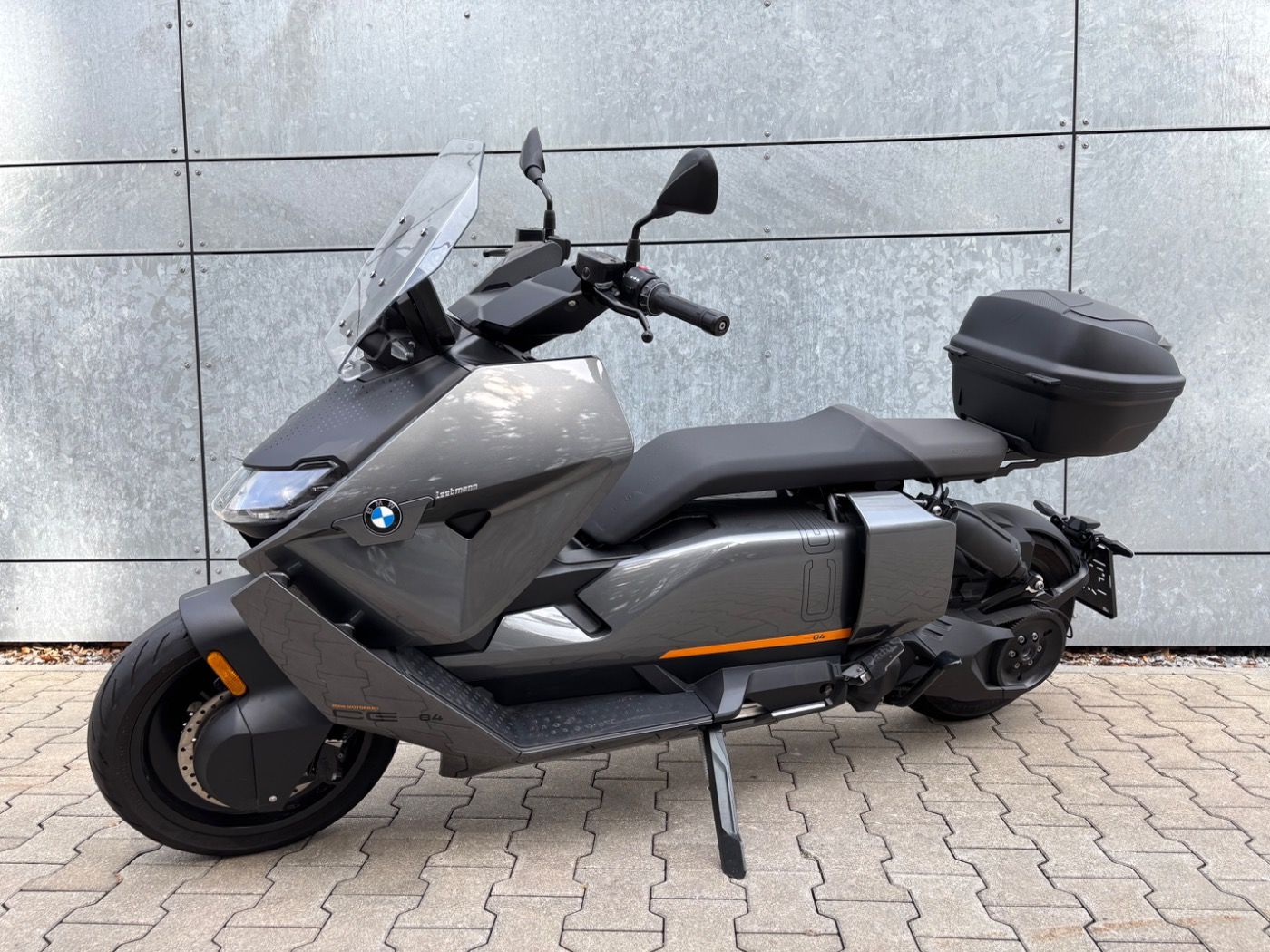 Fahrzeugabbildung BMW CE 04 Avantgarde mit Topcaseträger
