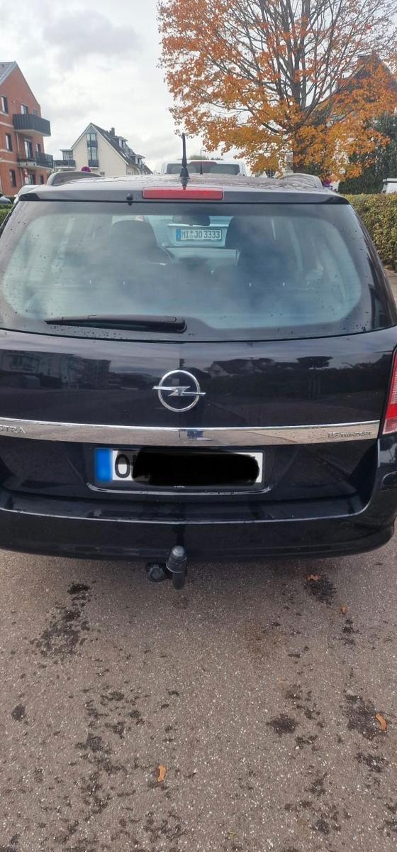 Opel Astra 2007 — салон