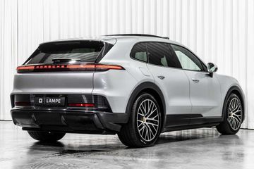 Porsche Cayenne - 8