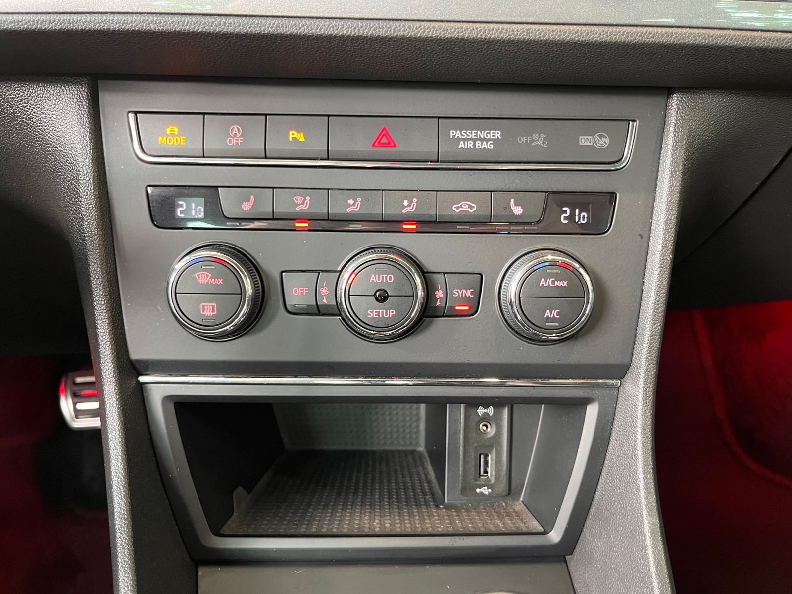 Fahrzeugabbildung SEAT Leon ST FR KLIMA LED NAVI ALU