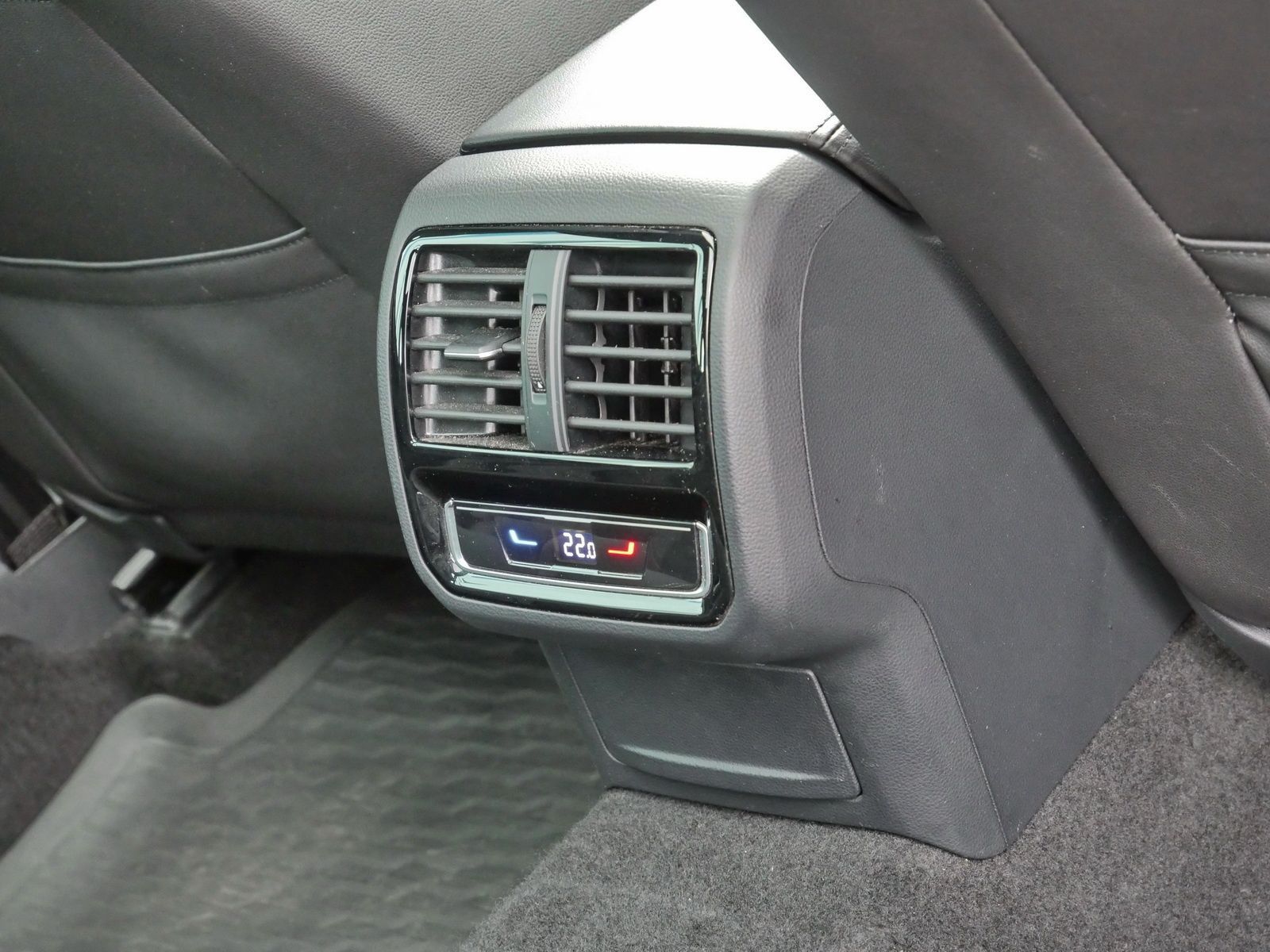 Volkswagen Passat Variant - Bild 17