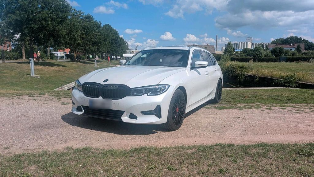 Image of BMW 320