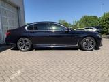 BMW 750i xDrive M-Sport Pano+Sitzbelüft+Laser+HUD - BMW 7er Reihe mit Benzin-Antrieb
