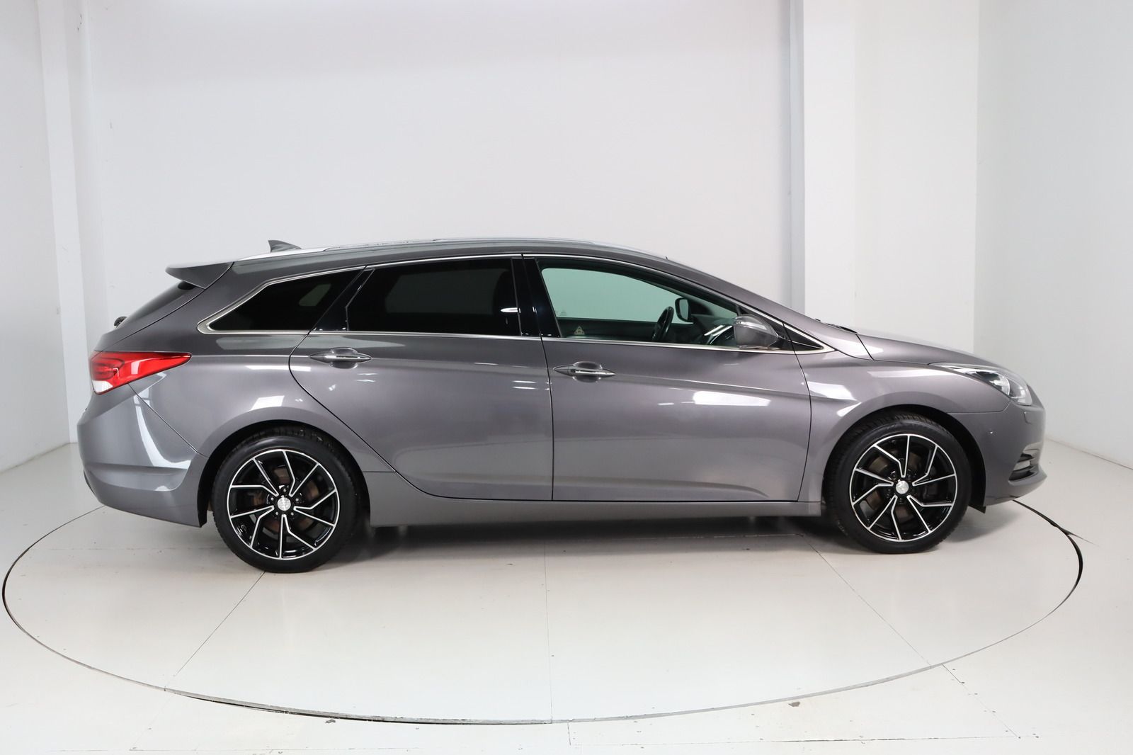 Fahrzeugabbildung Hyundai i40 CW 1.6 CRDi Space Plus * Sitzhzg./-lüftung
