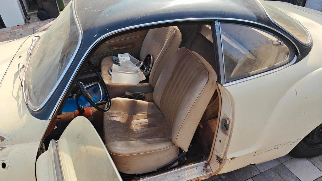 Volkswagen Karmann Ghia