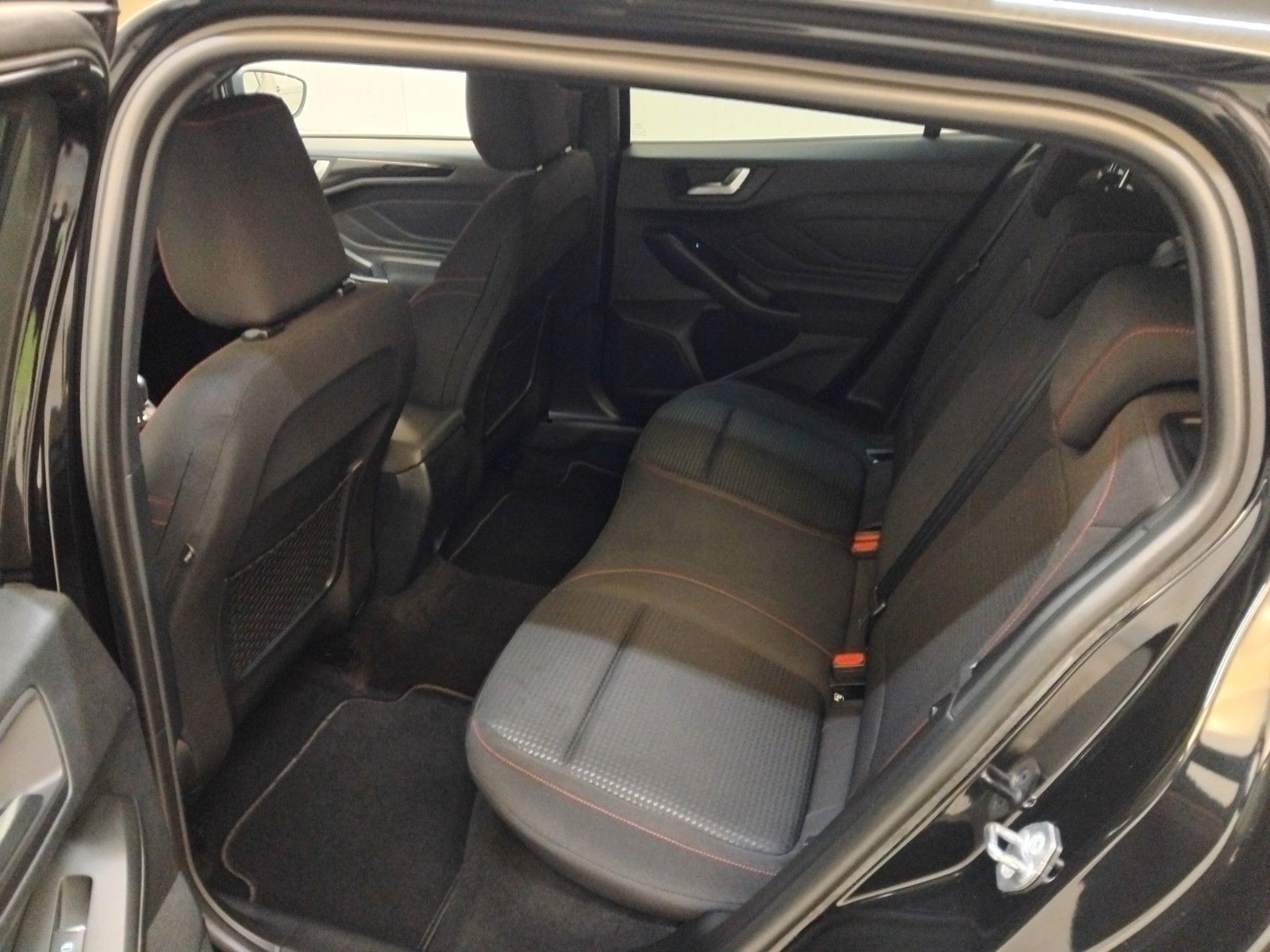 Ford Focus (06/2026, Benzin)
