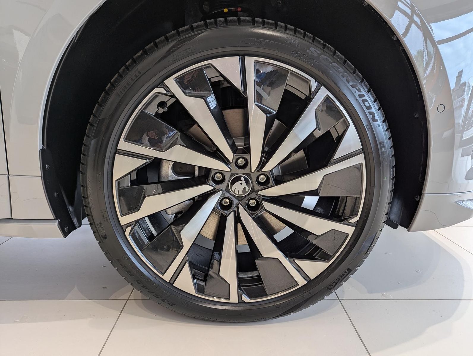Skoda Enyaq - Bild 17