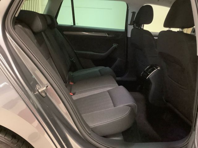 Superb Combi Style 2,0 TDI 360° MATRIX AHZ NAVI