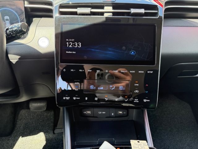 Fahrzeugabbildung Hyundai Tucson Trend Plug-In Hybrid 4WD 1.6 T-GDI +NAVI+