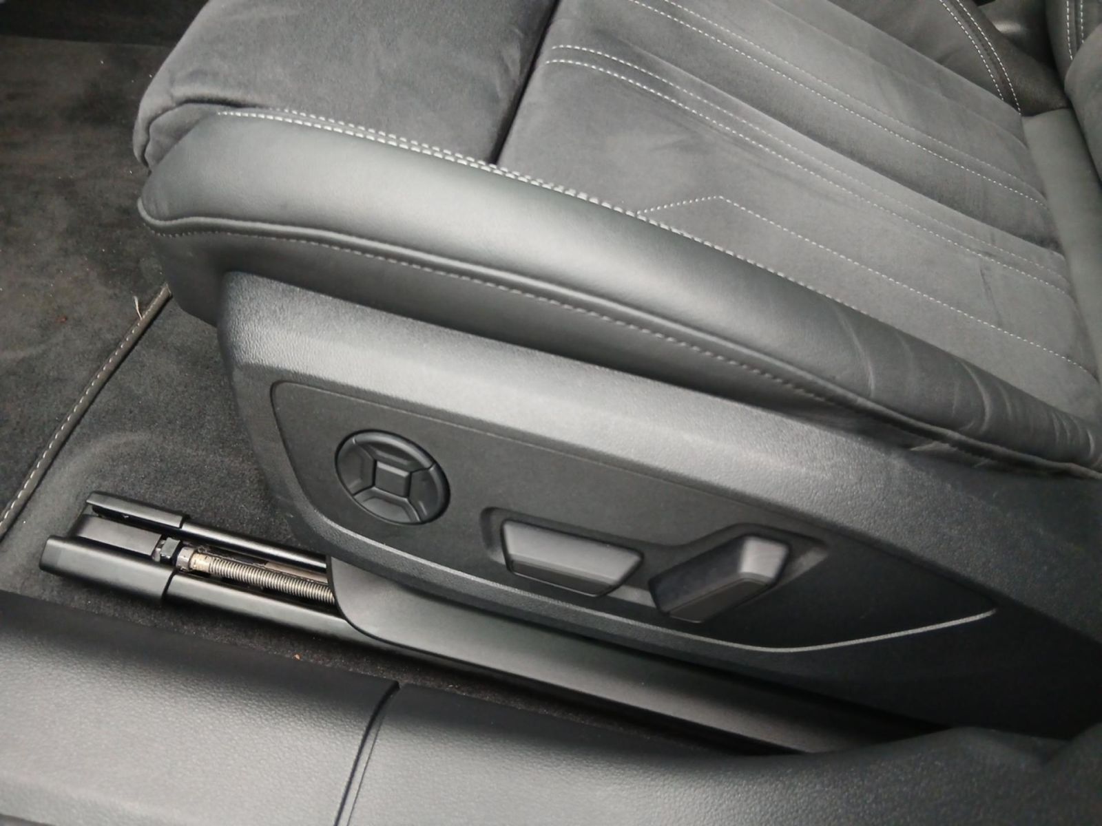 Audi A6 - Bild 13
