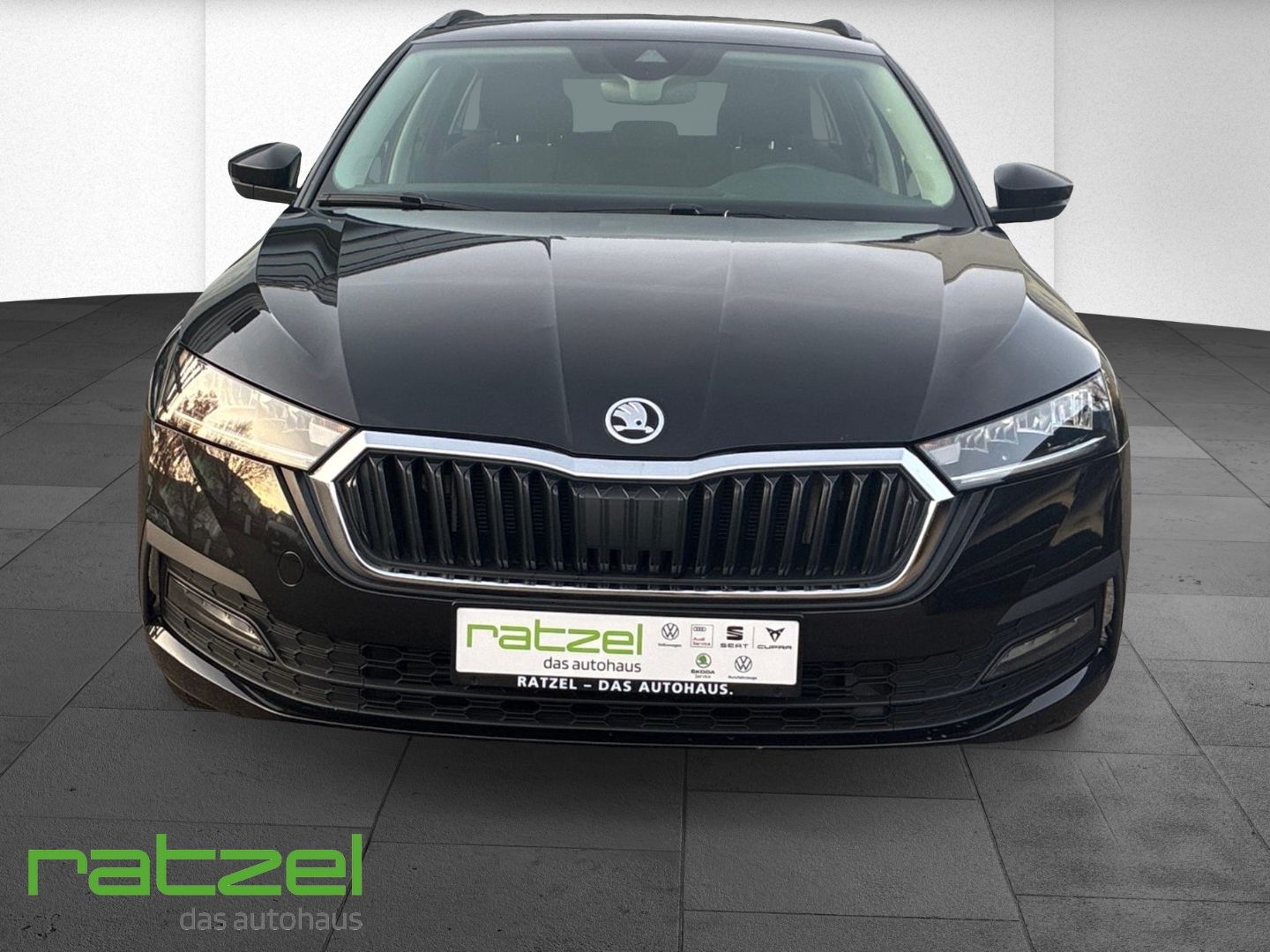 Fahrzeugabbildung SKODA Octavia Combi 2.0 TDI DPF Ambition Navi LED Smar