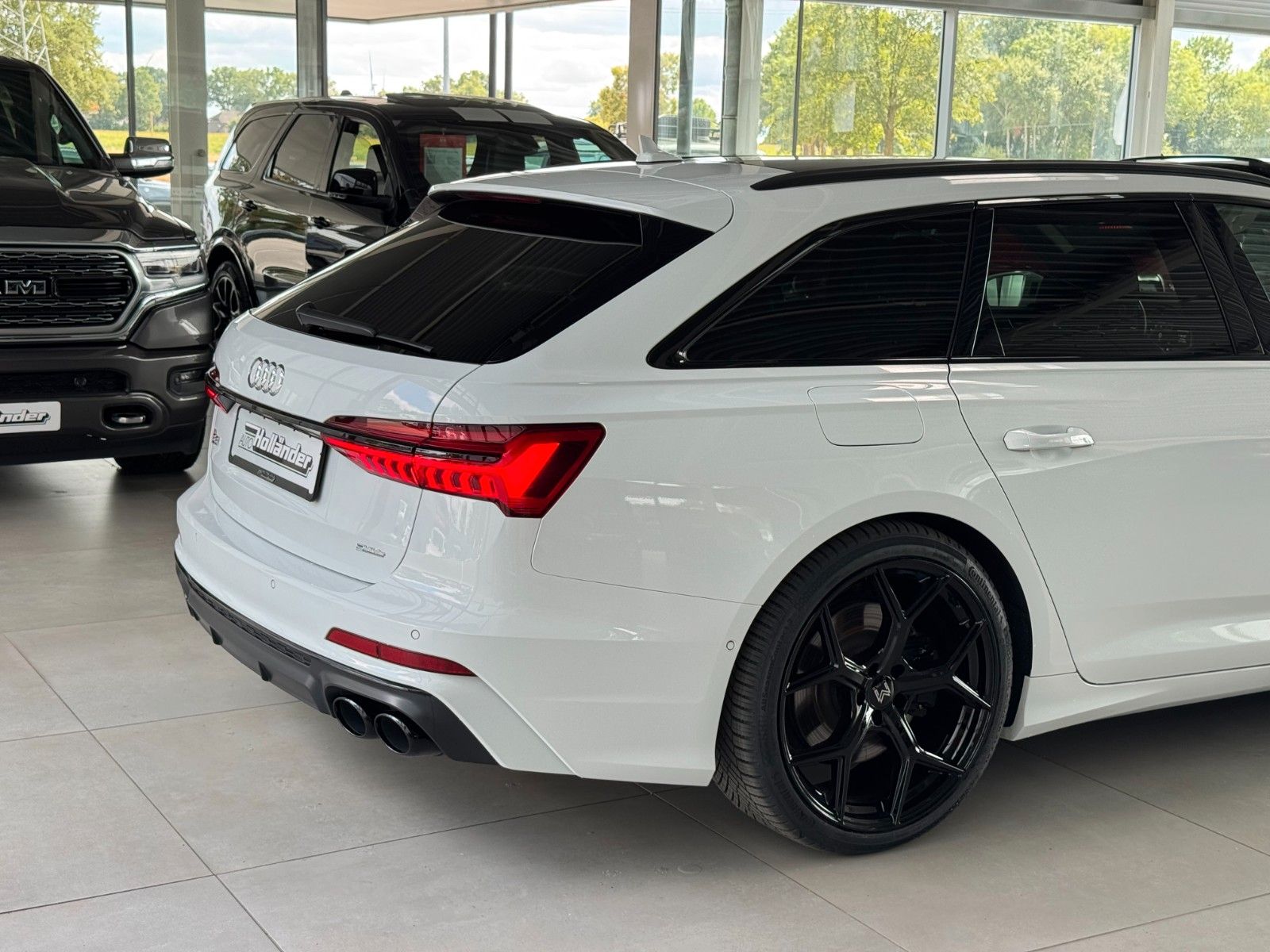 Fahrzeugabbildung Audi S6 Avant 3.0 TDI quattro "PANO Matrix-LED LM 20"