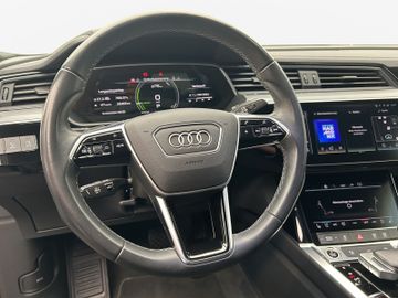 Audi Q8 e-tron - 8