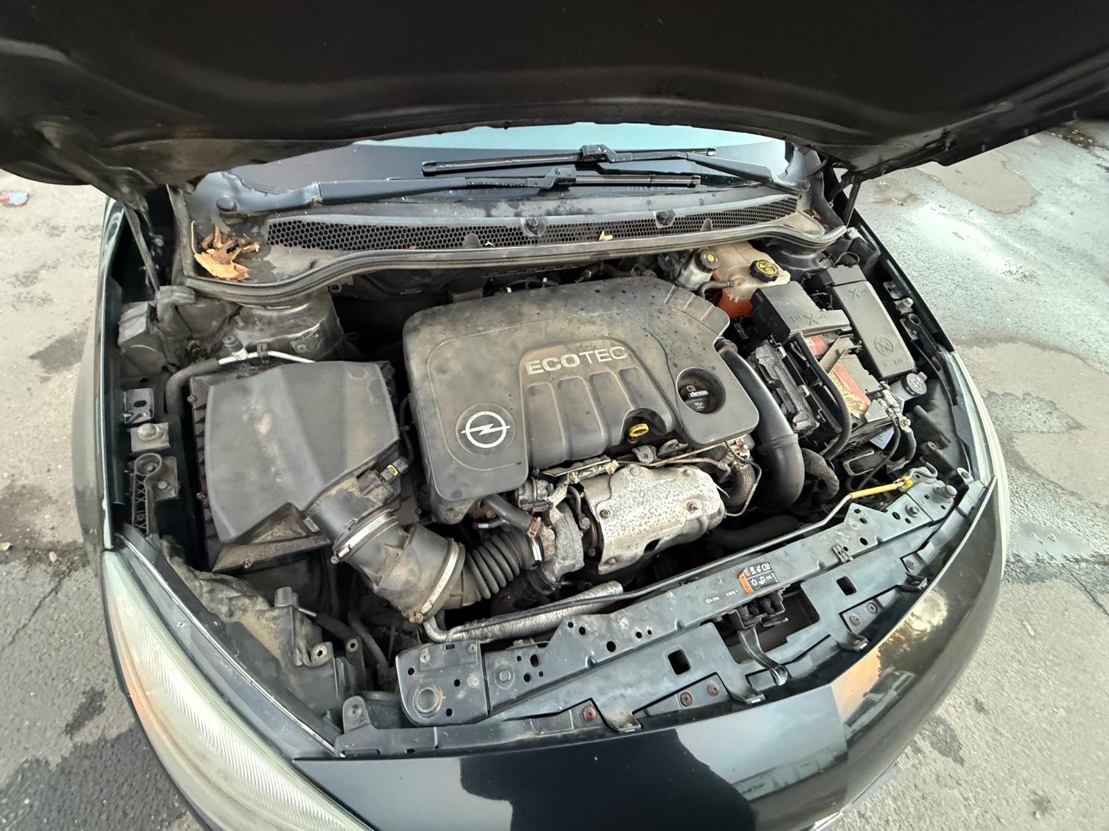 Opel Astra 2015 — photo 38