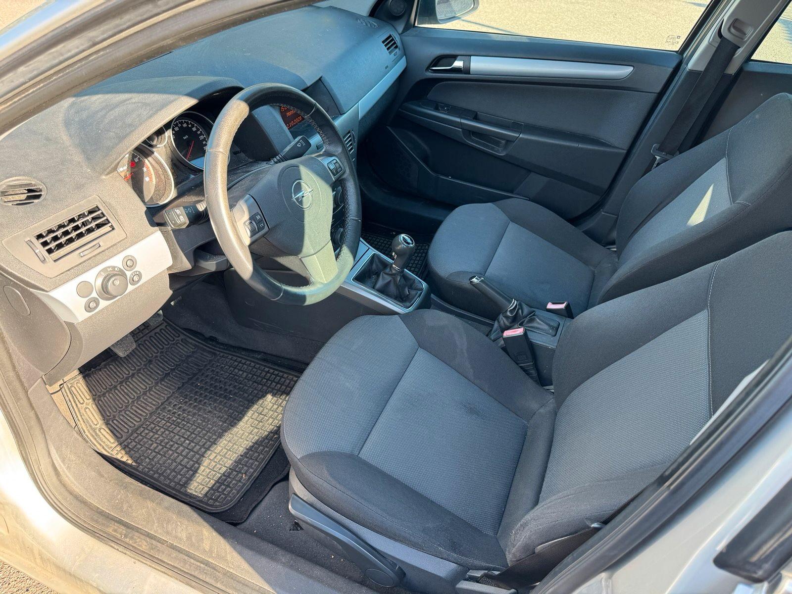 Opel Astra 2007 — photo 11