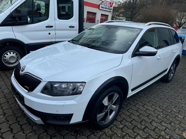 Skoda Octavia Combi Scout 4x4 LED+Leder+AHK